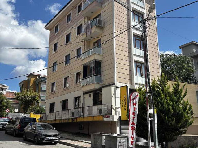 KARTAL CUMHURIYET MAHALLESI BALKONLU ARA KAT SATILIK 3 + 1 DAIRE