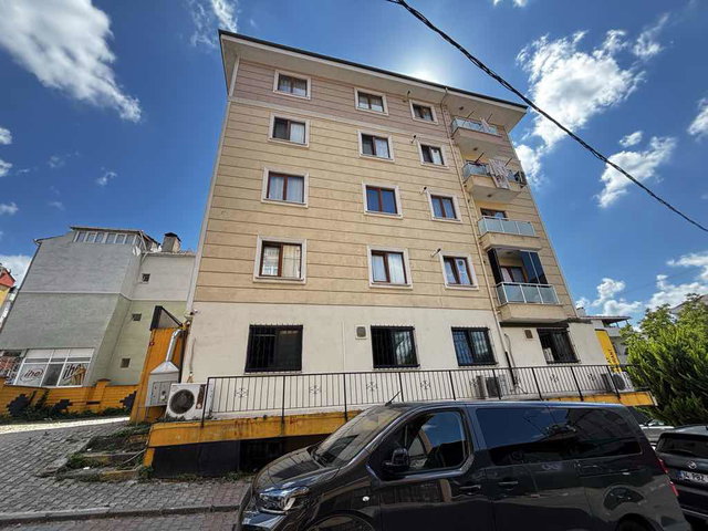KARTAL CUMHURIYET MAHALLESI BALKONLU ARA KAT SATILIK 3 + 1 DAIRE