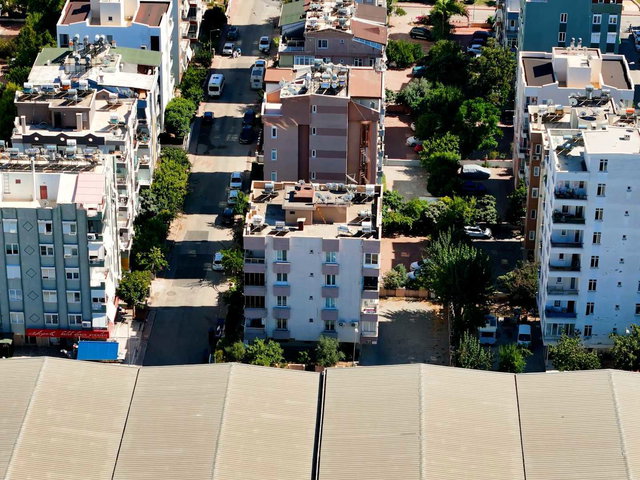 KONYAALTI ALTINKUM'DA DENİZE 900 METRE EBEVEYN BANYOLU MASRAFSIZ ARA KAT 2+1 SATILIK DAİRE