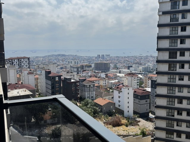 KARTAL HÜRRIYET MAHALLESI DENIZ MANZARALI BALKONLU KIRALIK 2 + 1 DAIRE