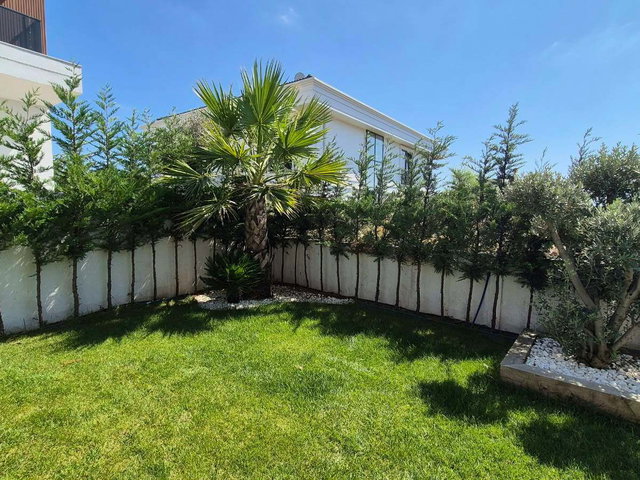 REMAX'DAN GÜZELCEDE DENİZ MANZARALI 5+3 SIFIR LÜKS VİLLA