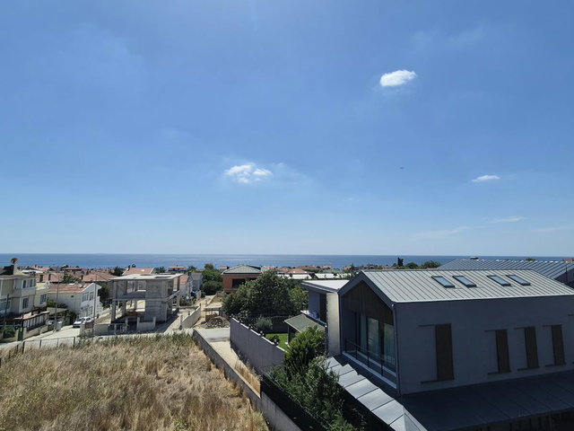 REMAX'DAN GÜZELCEDE DENİZ MANZARALI 5+3 SIFIR LÜKS VİLLA