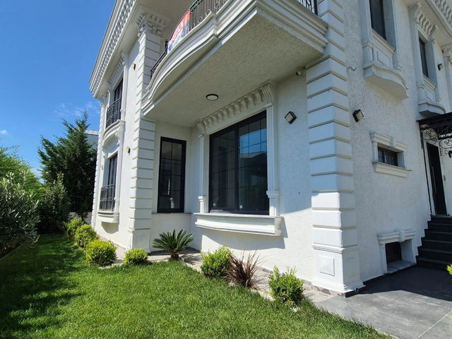 REMAX'DAN GÜZELCEDE DENİZ MANZARALI 5+3 SIFIR LÜKS VİLLA