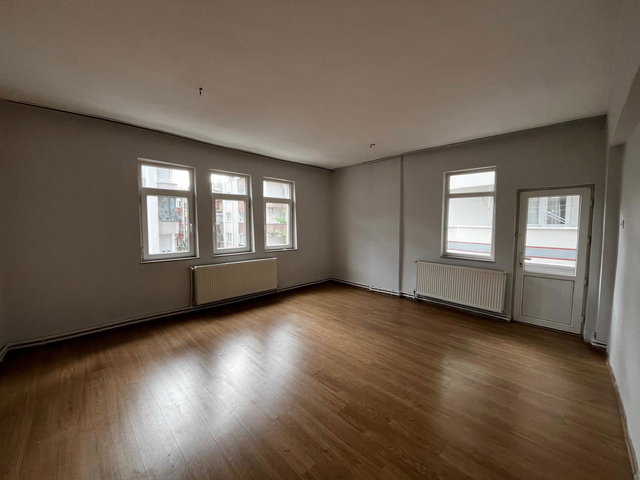 RE/MAX MODERN SEHA SÖYLER'DEN MERKEZİ KONUMDA 3+1 KİRALIK DAİRE