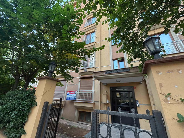 KARTAL KARLIKTEPE’DE MARMARAY/TOPLU ULAŞIMA YAKIN 3+1 GENİŞ DAİRE,YÜKSEK GİRŞ TERS DUBLEKS 2 BANYO
