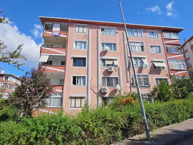 REMAX PRO2 EMRE’DEN ERSOY SİTESİNDE GENİŞ YATIRIMLIK DAİRE