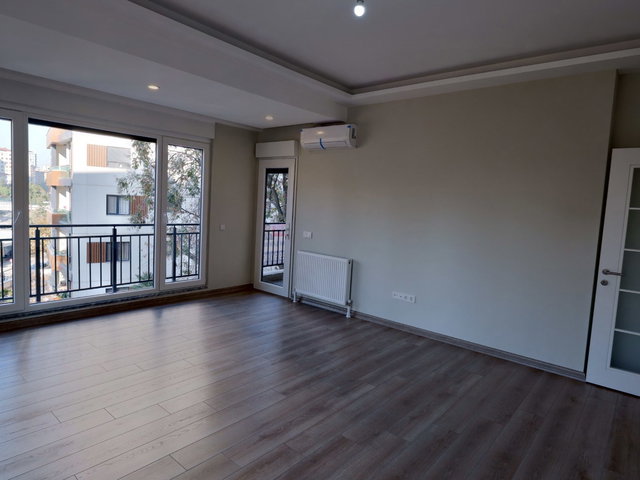 ERENKÖY ÇARŞIDA MARMARAY YAKINI SATILIK SIFIR 3+1 DAIRE 128 M2