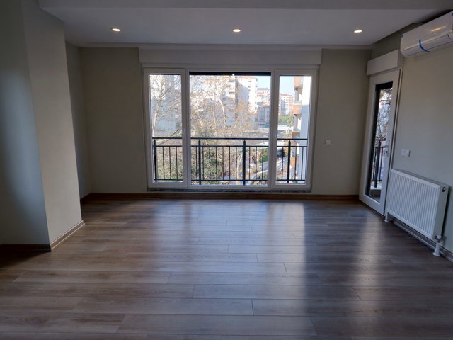 ERENKÖY ÇARŞIDA MARMARAY YAKINI SATILIK SIFIR 3+1 DAIRE 128 M2