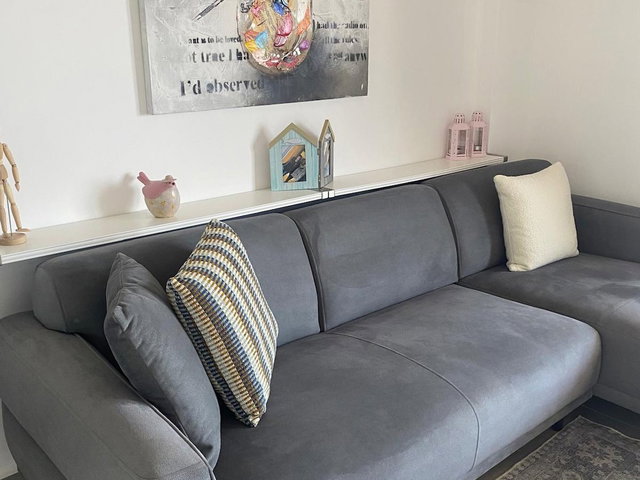 AKBÜK’TE DENİZ MANZARALI EŞYALI SATILIK 1+1 DAİRE