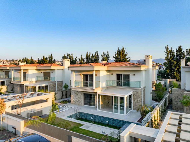 KUŞADASI KARAOVADA AKDENIZ VILLS TEK MÜSTAKIL 4+1 ÖZEL HAVUZLU LÜKS VILLA