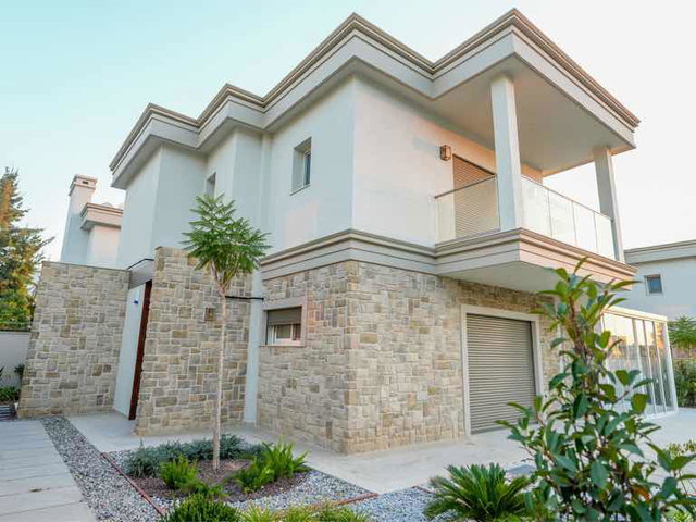KUŞADASI KARAOVADA AKDENIZ VILLS TEK MÜSTAKIL 4+1 ÖZEL HAVUZLU LÜKS VILLA