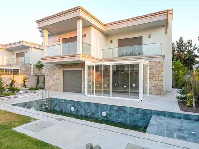 KUŞADASI KARAOVADA AKDENIZ VILLS TEK MÜSTAKIL 4+1 ÖZEL HAVUZLU LÜKS VILLA