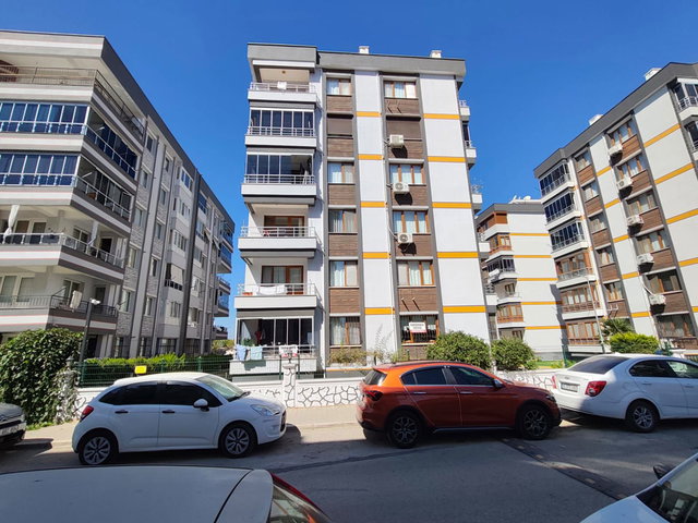 ALİAĞA SİTELER’DE MERKEZİ KONUMDA, SATILIK , YEŞİLLİKLER İÇİNDE 3+1 DAİRE