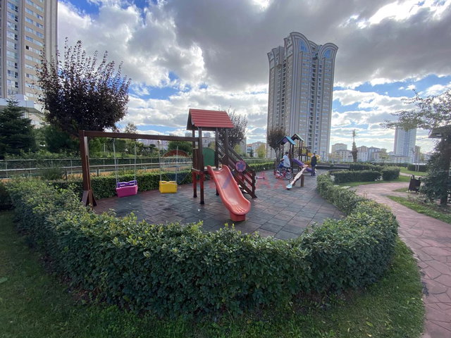ATAŞEHIR AĞAOĞLU MY TOWERLAND KIRALIK 4+1 DAIRE