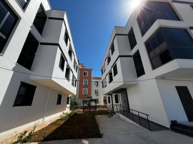 REMAX TOROS'TAN ÇİFTLİKKÖY'DE FULL SIFIR EŞYALI 2+1 BAHÇE KATI