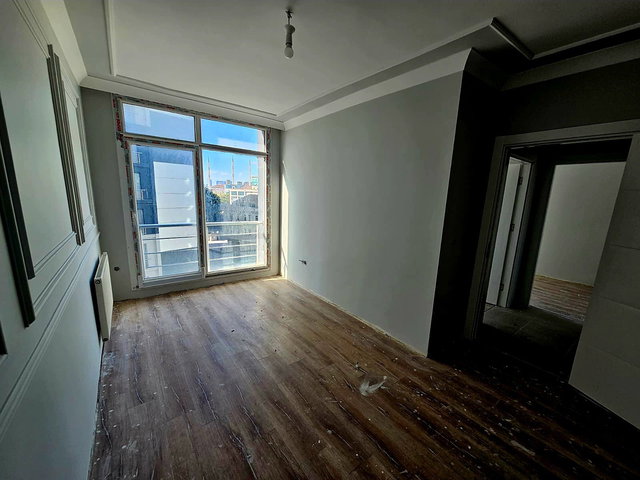 HAYATPARK4 SITESI 8.KAT AÇIK MUTFAK AVANTAJLI SATILIK 2+1 DAIRE