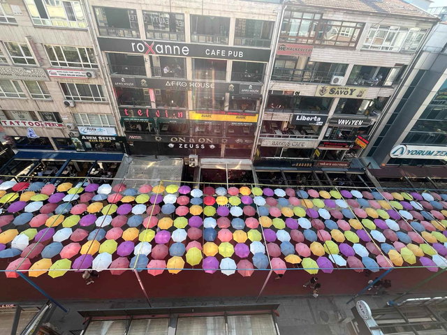 KIZILAY KONUR SOKAK ASANSÖRLÜ OTOPARKLI 200 M2 SATILIK 3+1 DAİRE