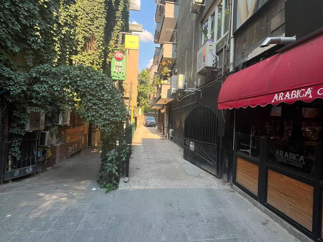 KIZILAY KONUR SOKAK ASANSÖRLÜ OTOPARKLI 200 M2 SATILIK 3+1 DAİRE