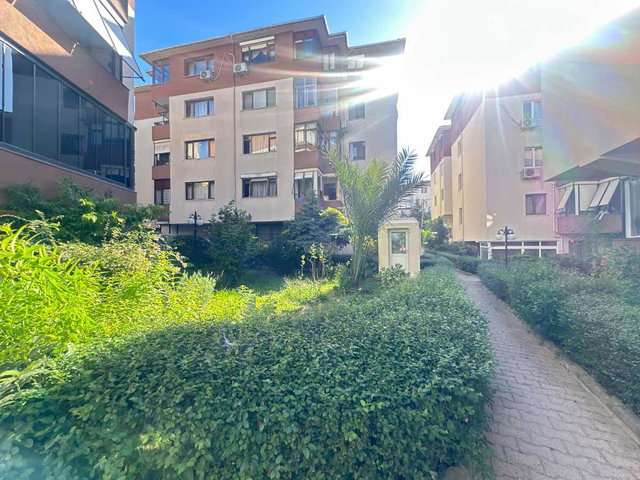 KADIKÖY ACIBADEM’DE GÜNEY-DOĞU CEPHELİ, BALKONLU, 3+1 FERAH KİRALIK DAİRE