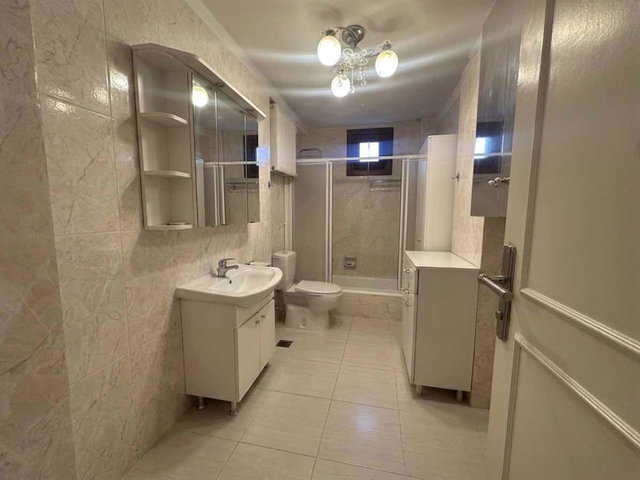 KADIKÖY ACIBADEM’DE GÜNEY-DOĞU CEPHELİ, BALKONLU, 3+1 FERAH KİRALIK DAİRE