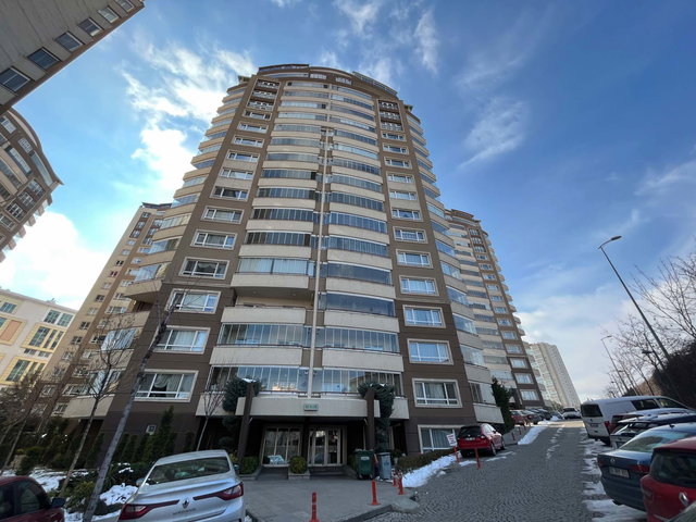 YENİMAHALLE SERHAT MAH. NEVBAHAR SİTESİNDE SATILIK 3+1 DAİRE