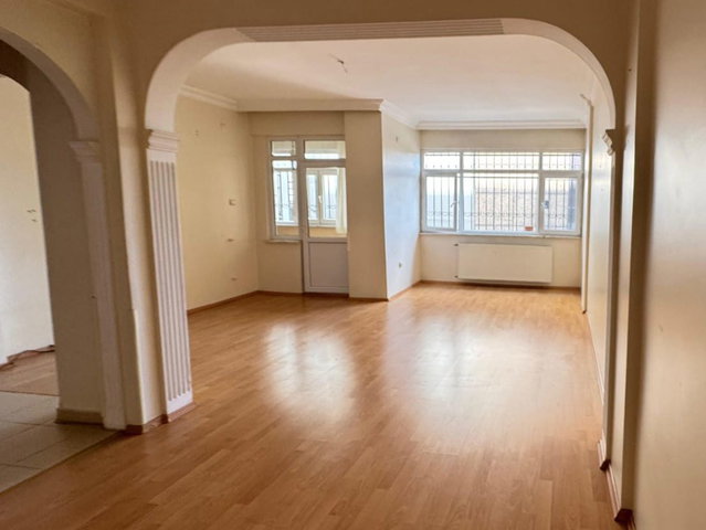 K.ÇEKMECE/GÜLTEPE MAHALLESİ'NDE E-5 İN YANINDA 2+1 KİRALIK DAİRE