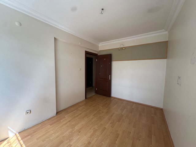 K.ÇEKMECE/GÜLTEPE MAHALLESİ'NDE E-5 İN YANINDA 2+1 KİRALIK DAİRE