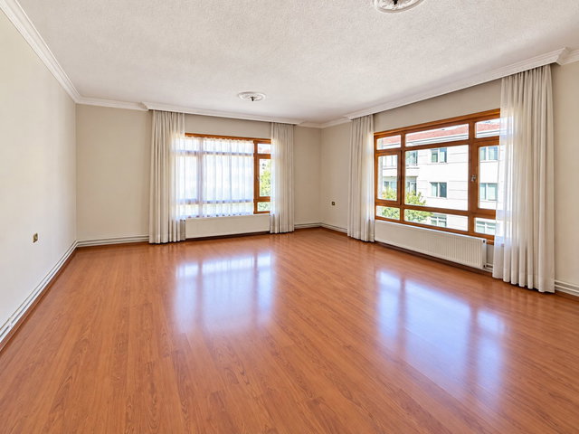ÇANKAYA SANCAK MH TİFLİS CADDESİNDE SATILIK 4+1 DAİRE