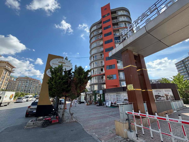 ROYAL GARDEN'DE GÜNEY CEPHE 2+1 ÇIFT BANYOLU SATLIK DAIRE