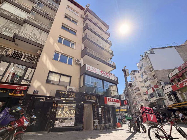 ALSANCAK KIBRIS ŞEHITLERI CADDESİNDE MASRAFSIZ 2 + 1 SATILIK DAIRE