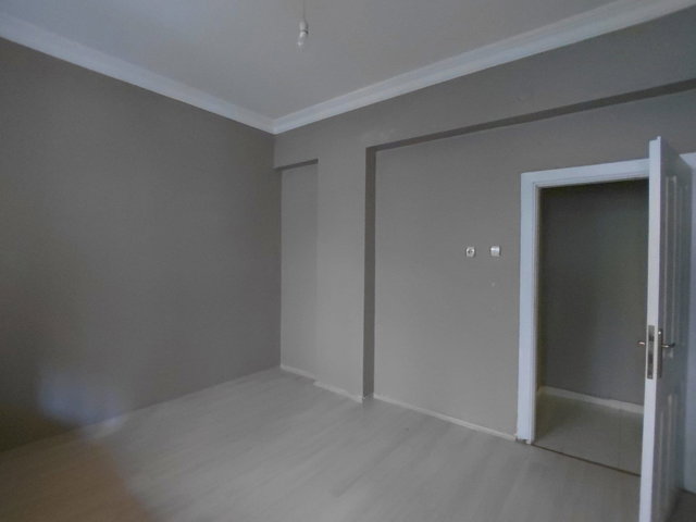 ÖZALPER MAH.’DE GİRİŞ KAT 3+1 | 150 M² NET | 2 BANYO | BALKONLU KİRALIK DAİRE