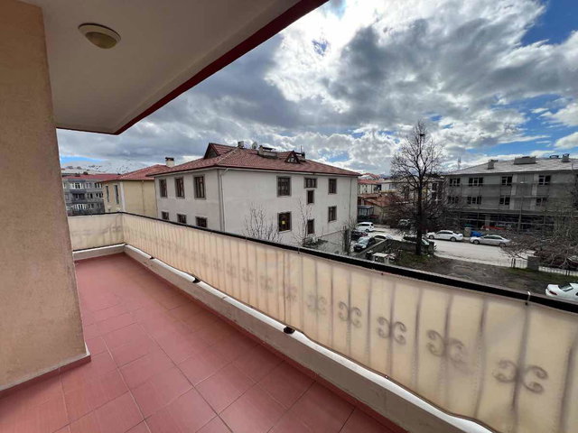 REMAX DEM'DEN ÇARŞI MERKEZDE SATILIK 3+1 YATIRIMLIK FIRSAT DAİRE
