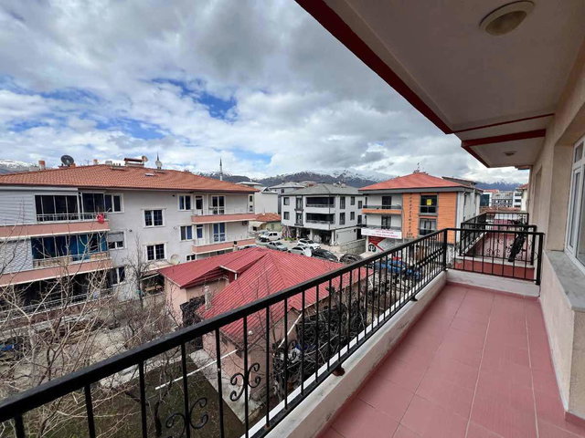 REMAX DEM'DEN ÇARŞI MERKEZDE SATILIK 3+1 YATIRIMLIK FIRSAT DAİRE