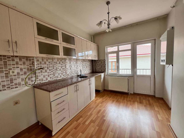 REMAX DEM'DEN ÇARŞI MERKEZDE SATILIK 3+1 YATIRIMLIK FIRSAT DAİRE