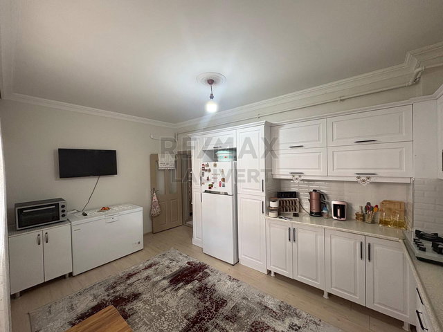 RE/MAX LACİVERT'TEN YILDIZKENT'TE SATILIK  3+1 DAİRE