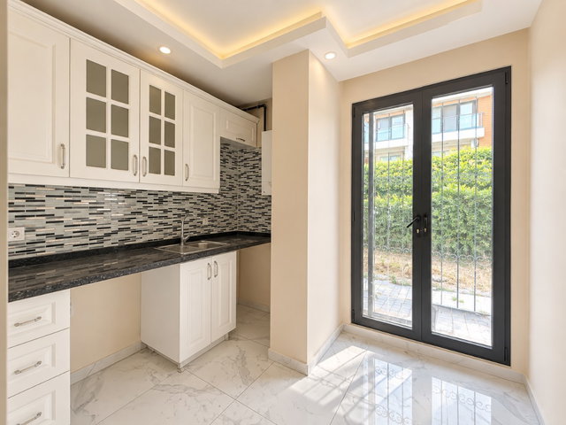 120M2 BAHÇELI BUTIK AILE SITESINDE ACIL SATILIK 2+1 DAIRE