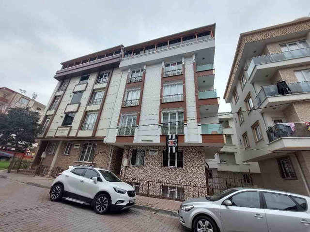 METROBÜS DURAĞINA YÜRÜME MESAFESİNDE

2+1 KİRALIK DAİRE