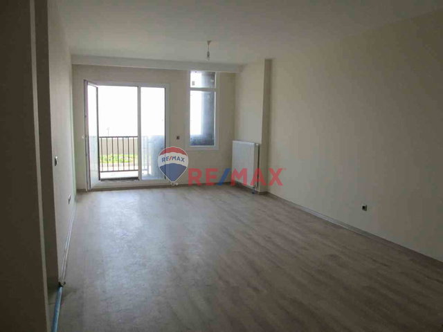 ESENYURT N LOGO SİTESİNDE EBEVEYN BANYOLU KİRALIK 2+1 DÜZ GİRİŞ DAİRE