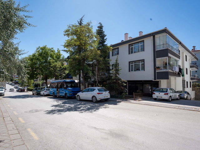 ÇANKAYA AYDINLAR MAH. SATILIK UYGUN FİYATLI 3+1 BOŞ DAİRE GENİŞ VE FERAH