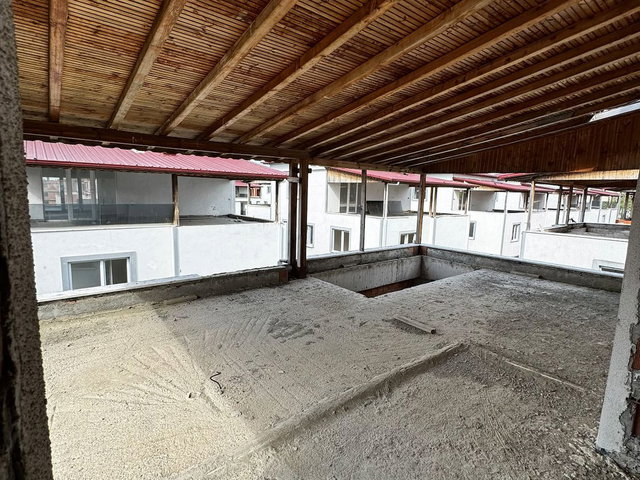 REMAX PARLA'DAN ÇARŞAMBADA SATILIK VILLA