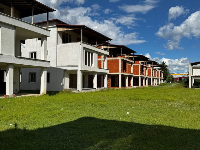 REMAX PARLA'DAN ÇARŞAMBADA SATILIK VILLA