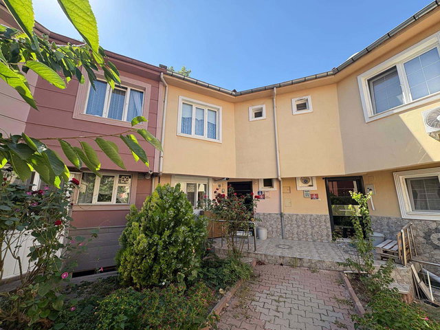REMAX NEST'TEN BATIKENT KARDELEN DE MÜSTAKIL 4+1