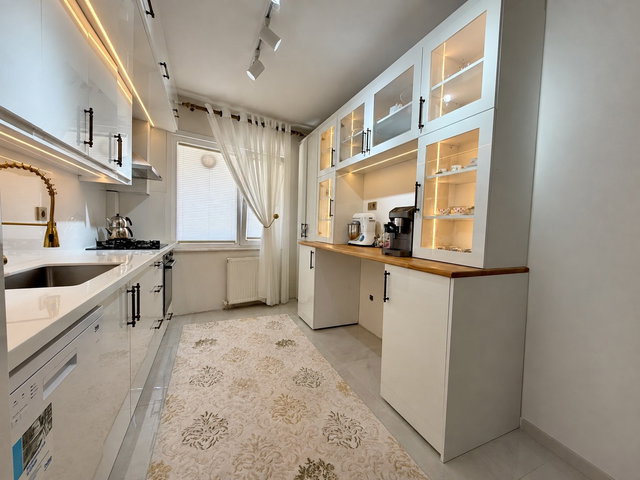 AYDINLIK, FERAH VE FULL YAPILI 4+1 YÜKSEK GİRİŞ + 1. KAT  ÇİFT GİRİŞ |2 BANYO