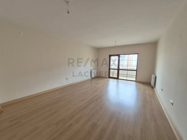 RE/MAX LACIVERT'TEN ABDURRAHMAN GAZI'DE 4+1 SATILIK DAIRE