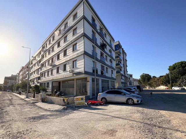MURADİYE'DE 3 CEPHELİ, KOMPLE ÖNÜ AÇIK, OVA VE DAĞ MANZARALI DAİRE