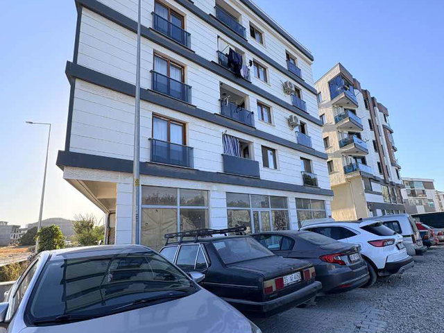 MURADİYE'DE 3 CEPHELİ, KOMPLE ÖNÜ AÇIK, OVA VE DAĞ MANZARALI DAİRE