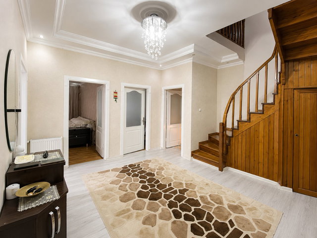 FAHRİ KAYAHAN ANA CADDE ÜZERİNDE SATILIK 7+1 DUBLEKS DAİRE