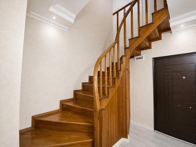 FAHRİ KAYAHAN ANA CADDE ÜZERİNDE SATILIK 7+1 DUBLEKS DAİRE