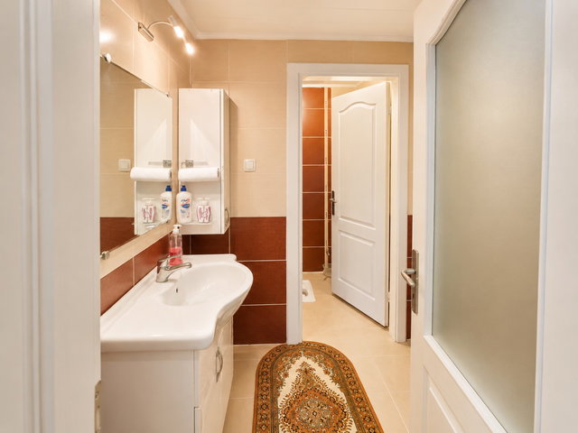 FAHRİ KAYAHAN ANA CADDE ÜZERİNDE SATILIK 7+1 DUBLEKS DAİRE