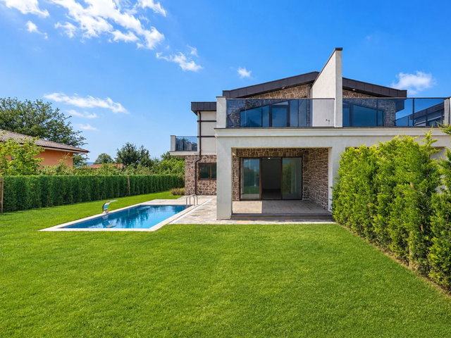 MAŞUKİYE'DE ÖZEL HAVUZLU, 150 M² BAHÇELİ 3+1 LÜKS VİLLA